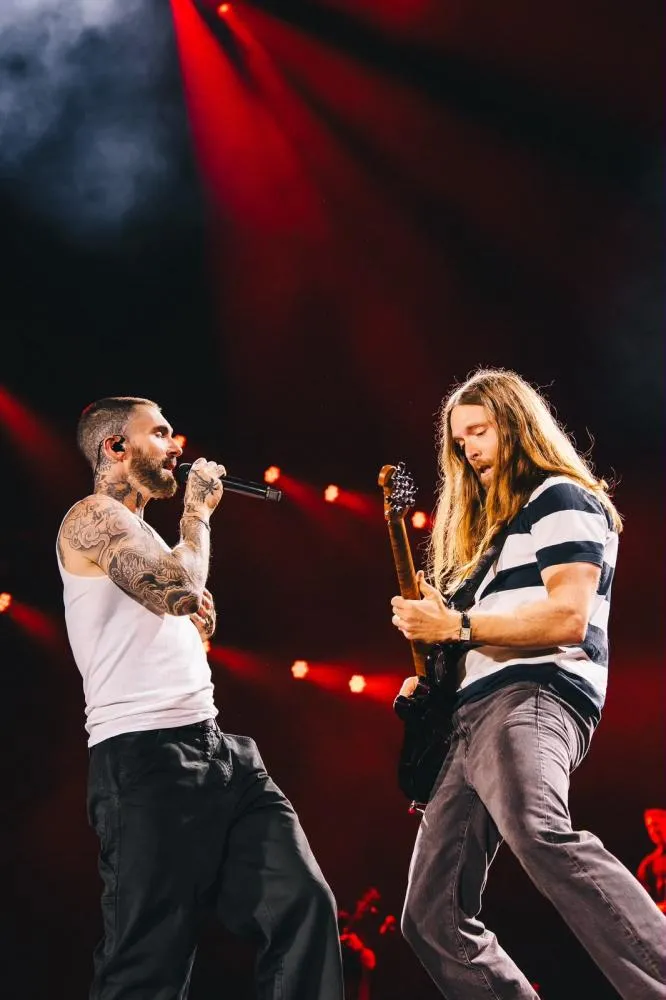 Maroon 5 faz retorno triunfal a Salvador e leva público ao delírio em noite de grandes hits