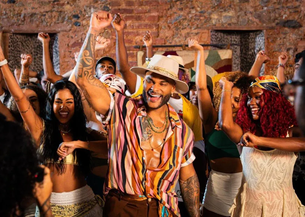 A Globo pediu pagode! Músicas de Tony Salles marcam disputa no Domingão com Huck