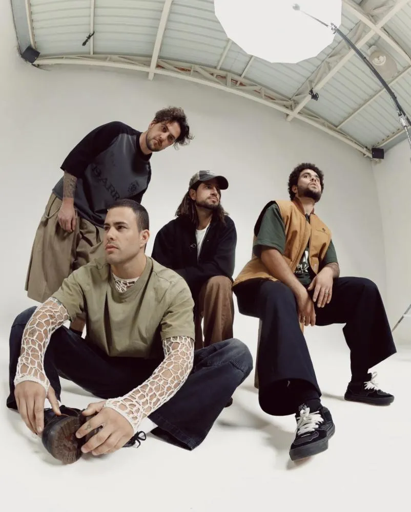 Banda Lagum abre os shows do grupo norte-americano Maroon 5 no Brasil* _Quando escreveram ‘2026’, sucesso lançado em 2016, Pedro Calais, Chicão, Zani e Jorge não imaginavam que agosto deste ano teria um gostinho tão especial_