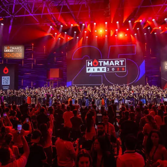 Hotmart FIRE 2025 celebra 10 anos com edição histórica em Belo Horizonte