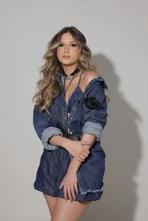 Ana Valença marca sua estreia na música com o single “Soluçando” nesta quarta-feira (26)