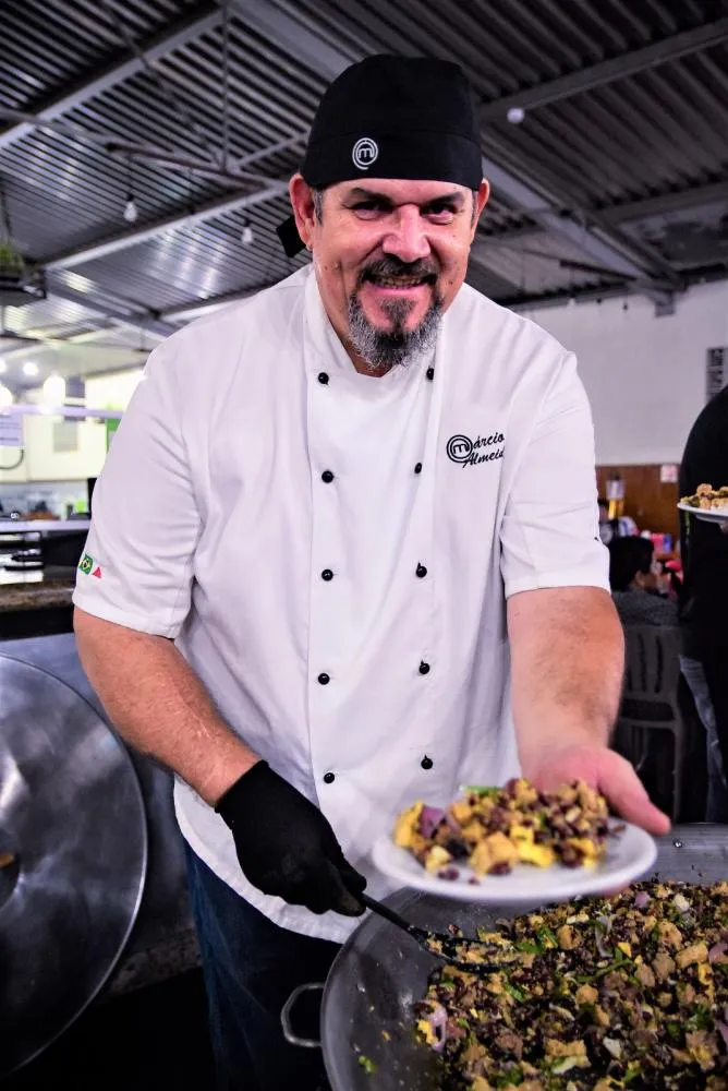 Connecta Minas reúne chefs e especialistas em aulas-show de confeitaria, cozinha e bebidas