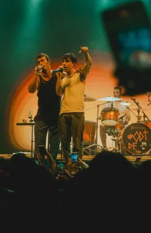 Di Ferrero leva a turnê “SE7E” para o Rock in Rio e recebe cantor Danilo Cutrim no palco
