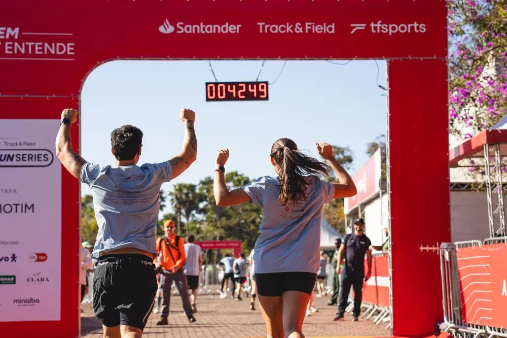 Ruas de Belo Horizonte recebem corredores para a Santander Track&Field Run Series