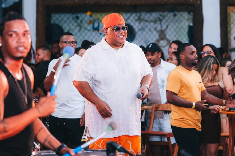 PAGODE DO SEGREDO GRAVA AUDIOVISUAL COM CASA CHEIA E CONVIDADOS ESPECIAIS EM SALVADOR