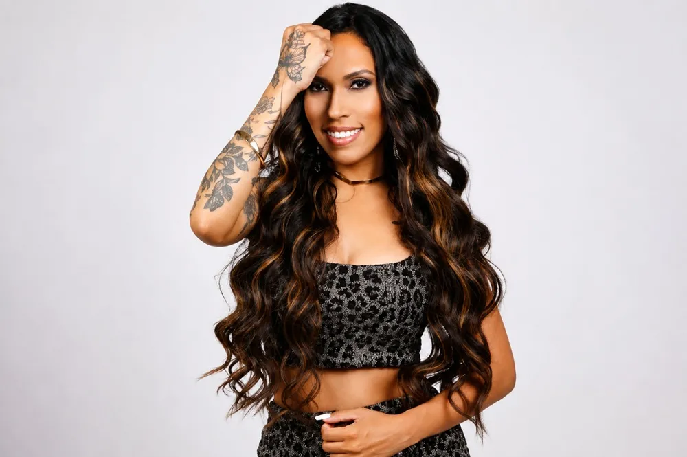 Simone Morena comanda show especial em Salvador neste sábado (12)