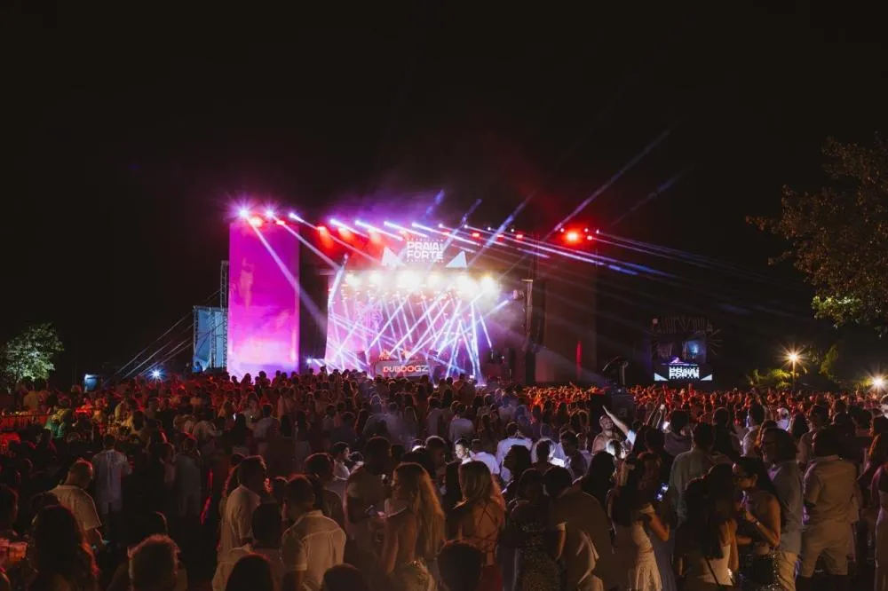 *Com programação de festival, Réveillon Praia do Forte se consolida como um dos roteiros mais cobiçados para a virada de 2027*