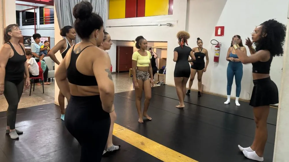 Coletivo Maya realiza último treino aberto de dança com entrada gratuita e atividades para mães e filhos