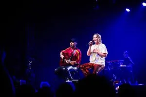 Jesse & Joy emocionam público da Audio em show esgotado em São Paulo