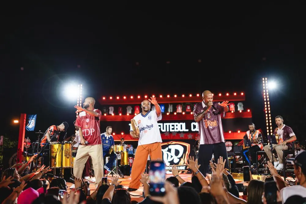 Turma do Pagode transforma clássico do funk melody dos anos 2000 em pagode no Volume 2 de “Turma Futebol Clube”