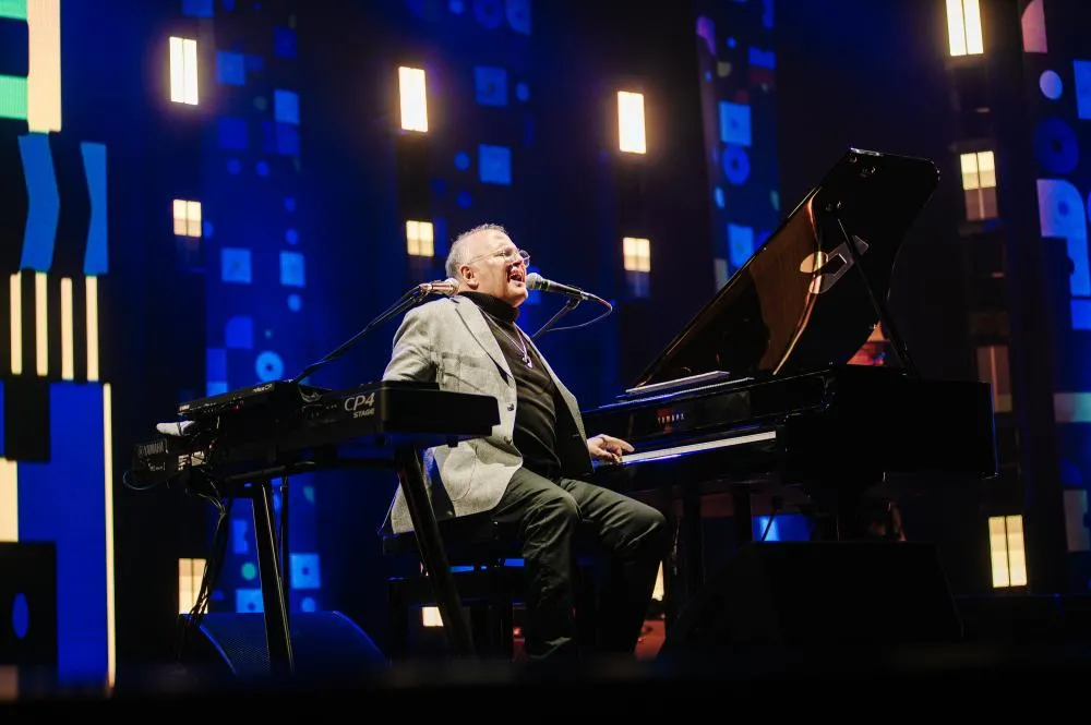 Guilherme Arantes apresenta novo show em celebração aos 50 anos de carreira com a turnê “50 Anos-Luz”, no  Minascentro, no dia 13 de novembro