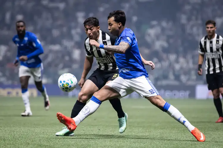 Cruzeiro vence o Atlético-MG na Arena MRV e fica mais perto de garantir vaga na Libertadores