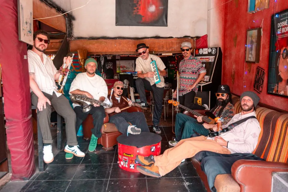 Tendal da Lapa recebe show gratuito do Buena Onda Reggae Club, destaque da cena instrumental brasileira