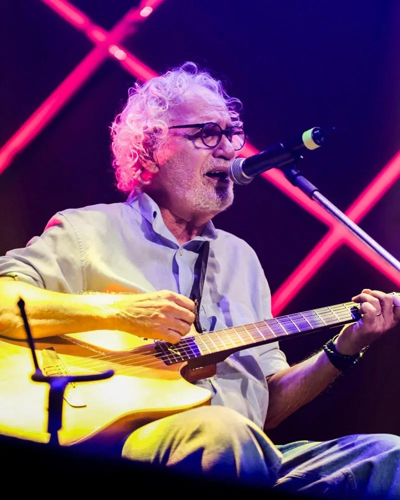 Renato Teixeira celebra 80 anos com turnê especial que chega a Belo Horizonte neste sábado