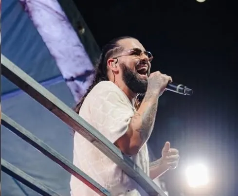 Biel Brito, da banda DiDengo, reúne parcerias com grandes nomes e destaca trajetória na música baiana